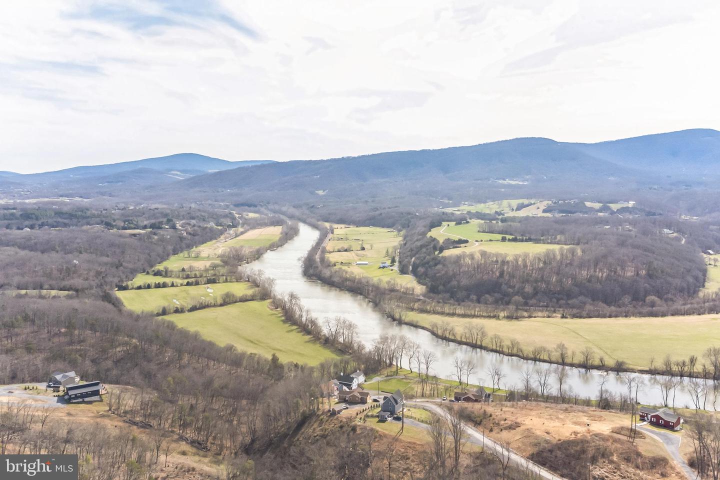 261 SUNSET VILLAGE RD, FRONT ROYAL, Virginia 22630, 3 Bedrooms Bedrooms, 3 Rooms Rooms,3 BathroomsBathrooms,Residential,For sale,261 SUNSET VILLAGE RD,VAWR2012910 MLS # VAWR2012910