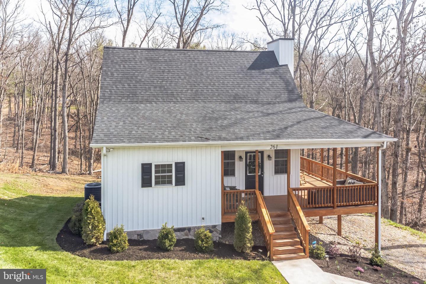 261 SUNSET VILLAGE RD, FRONT ROYAL, Virginia 22630, 3 Bedrooms Bedrooms, 3 Rooms Rooms,3 BathroomsBathrooms,Residential,For sale,261 SUNSET VILLAGE RD,VAWR2012910 MLS # VAWR2012910