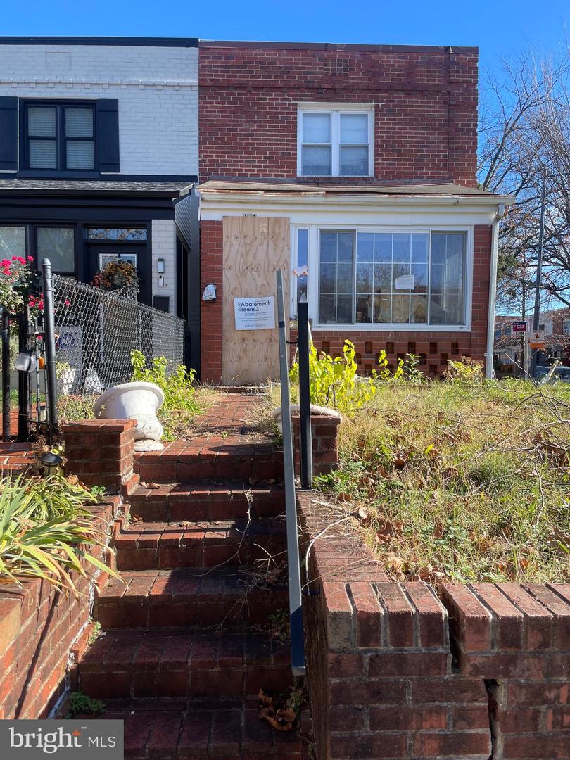 101 33RD ST NE, WASHINGTON, District Of Columbia 20019, 2 Bedrooms Bedrooms, ,1 BathroomBathrooms,Residential,For sale,101 33RD ST NE,DCDC2234042 MLS # DCDC2234042