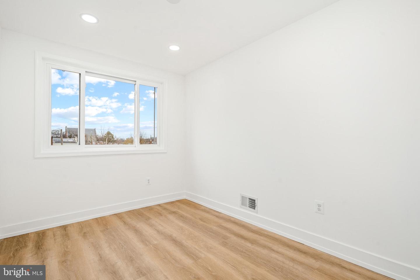 838 BUCHANAN ST NE, WASHINGTON, District Of Columbia 20017, 4 Bedrooms Bedrooms, 6 Rooms Rooms,2 BathroomsBathrooms,Residential,For sale,838 BUCHANAN ST NE,DCDC2234276 MLS # DCDC2234276