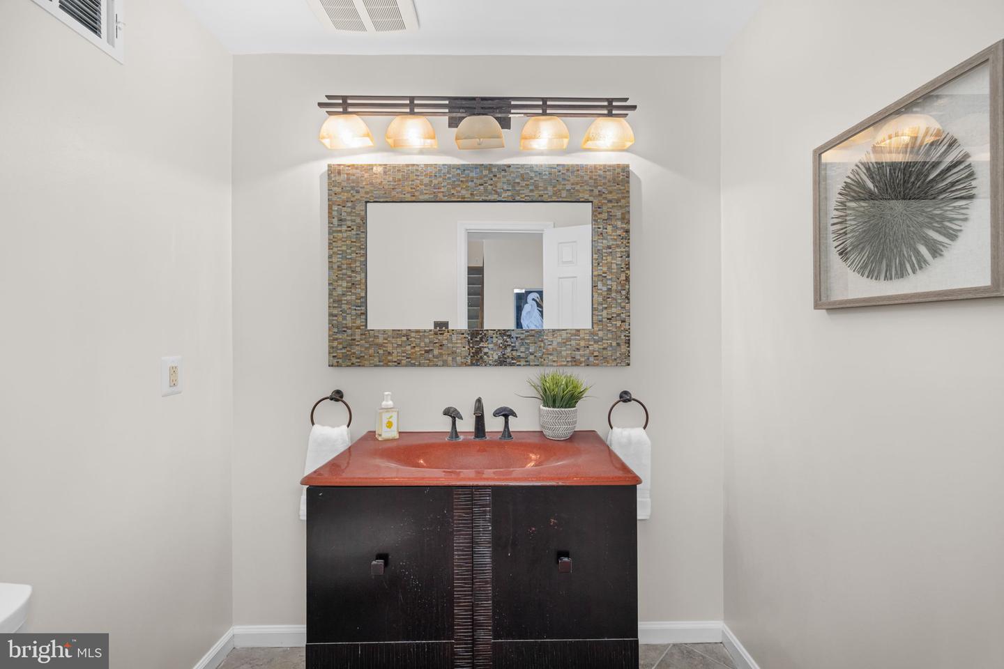 1446 LAUREL HILL RD, VIENNA, Virginia 22182, 4 Bedrooms Bedrooms, ,3 BathroomsBathrooms,Residential,For sale,1446 LAUREL HILL RD,VAFX2281972 MLS # VAFX2281972