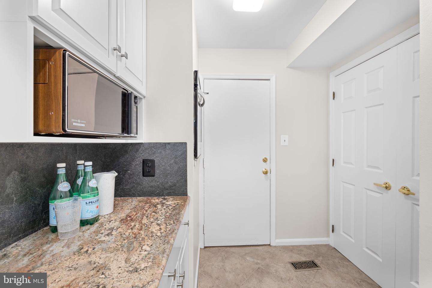 1446 LAUREL HILL RD, VIENNA, Virginia 22182, 4 Bedrooms Bedrooms, ,3 BathroomsBathrooms,Residential,For sale,1446 LAUREL HILL RD,VAFX2281972 MLS # VAFX2281972