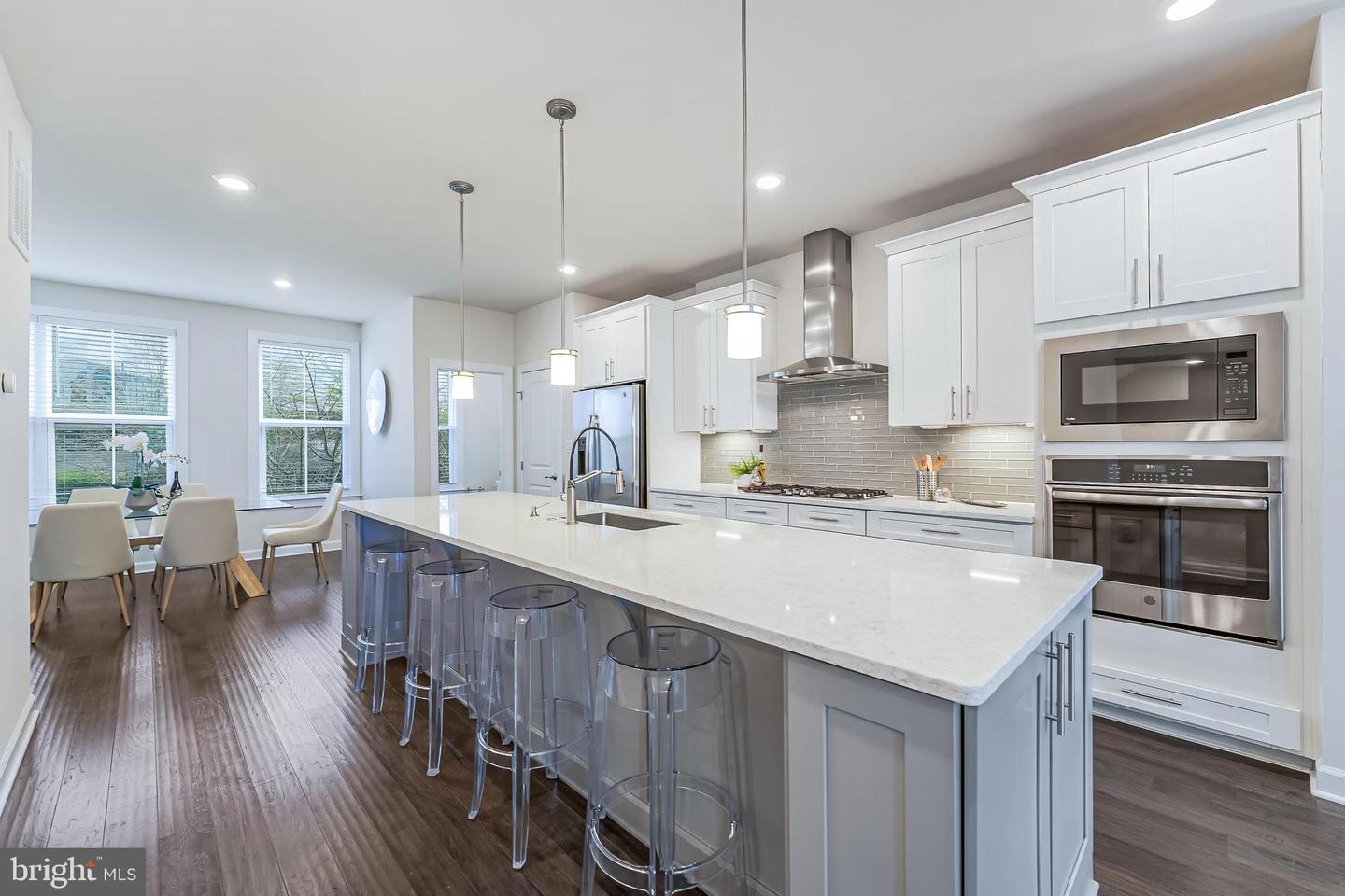 13208 WOODLAND PARK RD, HERNDON, Virginia 20171, 5 Bedrooms Bedrooms, ,3 BathroomsBathrooms,Residential,For sale,13208 WOODLAND PARK RD,VAFX2282274 MLS # VAFX2282274