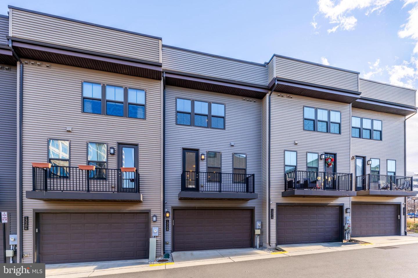 13208 WOODLAND PARK RD, HERNDON, Virginia 20171, 5 Bedrooms Bedrooms, ,3 BathroomsBathrooms,Residential,For sale,13208 WOODLAND PARK RD,VAFX2282274 MLS # VAFX2282274