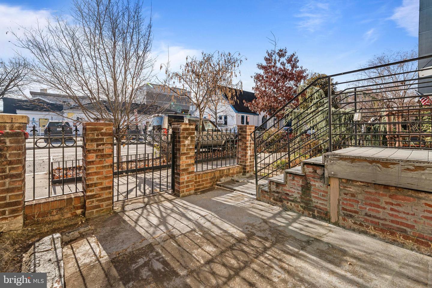 1003 V ST NW, WASHINGTON, District Of Columbia 20001, 2 Bedrooms Bedrooms, ,1 BathroomBathrooms,Residential,For sale,1003 V ST NW,DCDC2234806 MLS # DCDC2234806