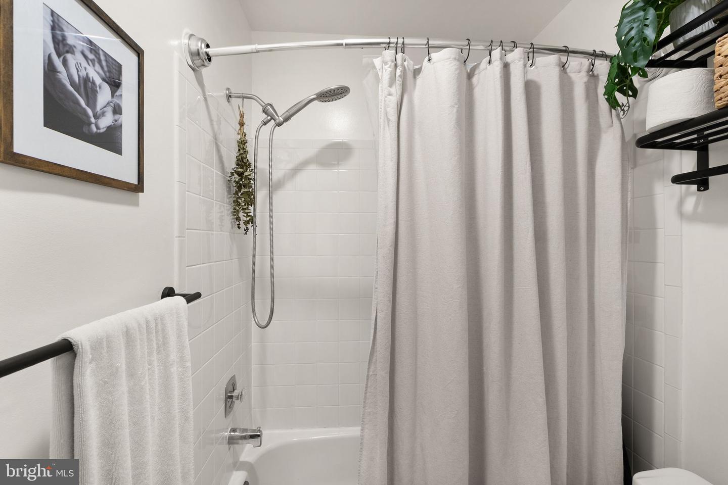 9607 LAKE BRADDOCK DR, BURKE, Virginia 22015, 3 Bedrooms Bedrooms, ,3 BathroomsBathrooms,Residential,For sale,9607 LAKE BRADDOCK DR,VAFX2282392 MLS # VAFX2282392