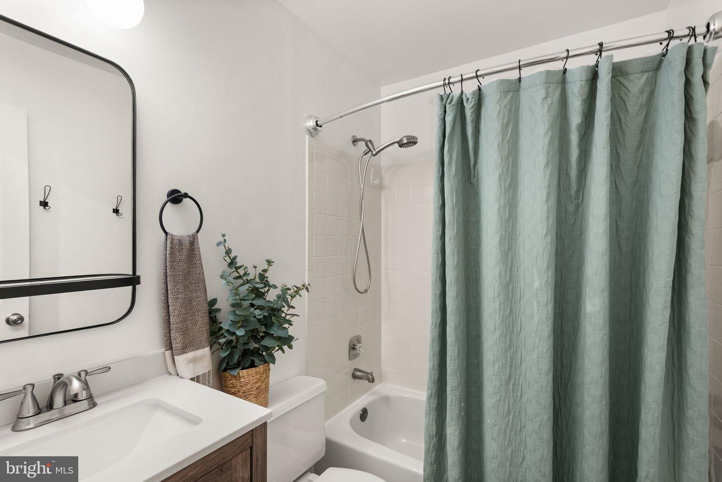 9607 LAKE BRADDOCK DR, BURKE, Virginia 22015, 3 Bedrooms Bedrooms, ,3 BathroomsBathrooms,Residential,For sale,9607 LAKE BRADDOCK DR,VAFX2282392 MLS # VAFX2282392