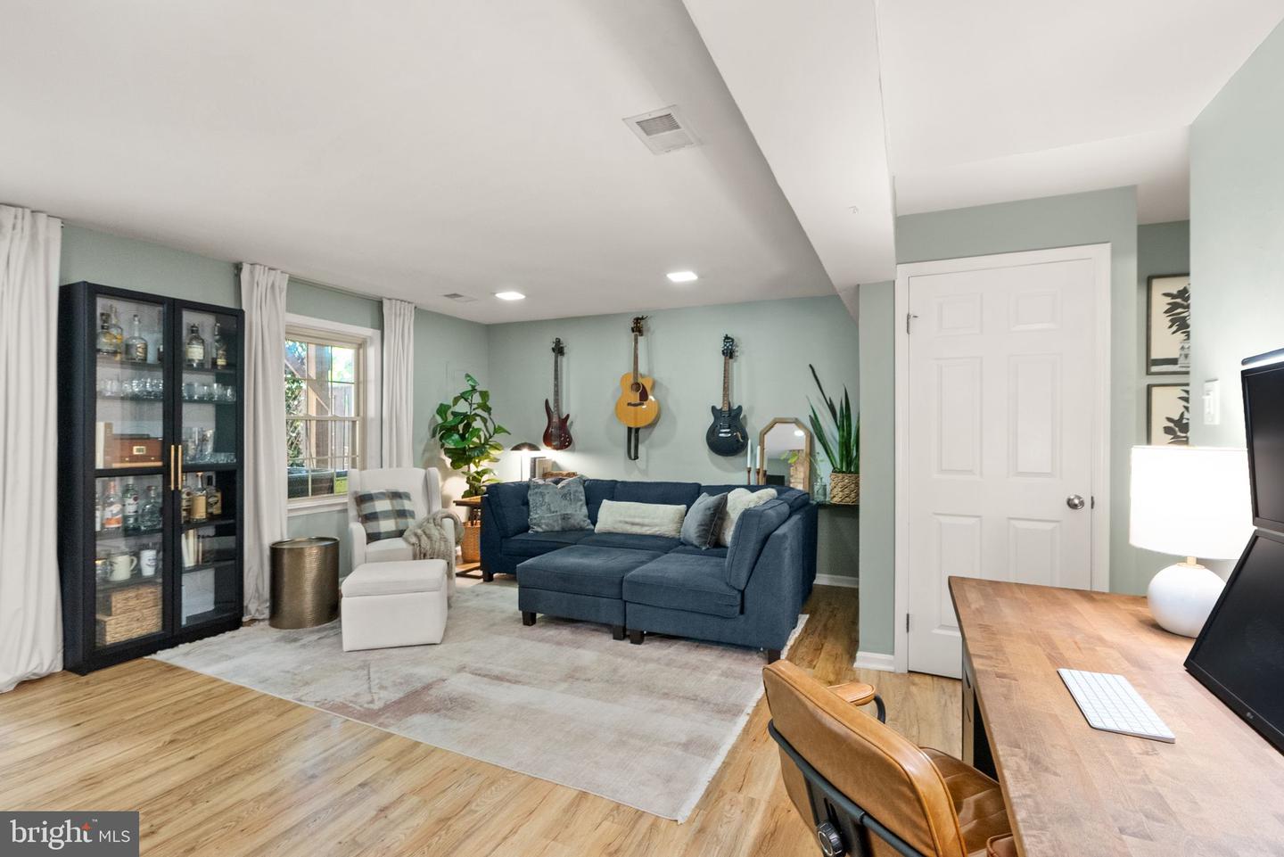 9607 LAKE BRADDOCK DR, BURKE, Virginia 22015, 3 Bedrooms Bedrooms, ,3 BathroomsBathrooms,Residential,For sale,9607 LAKE BRADDOCK DR,VAFX2282392 MLS # VAFX2282392