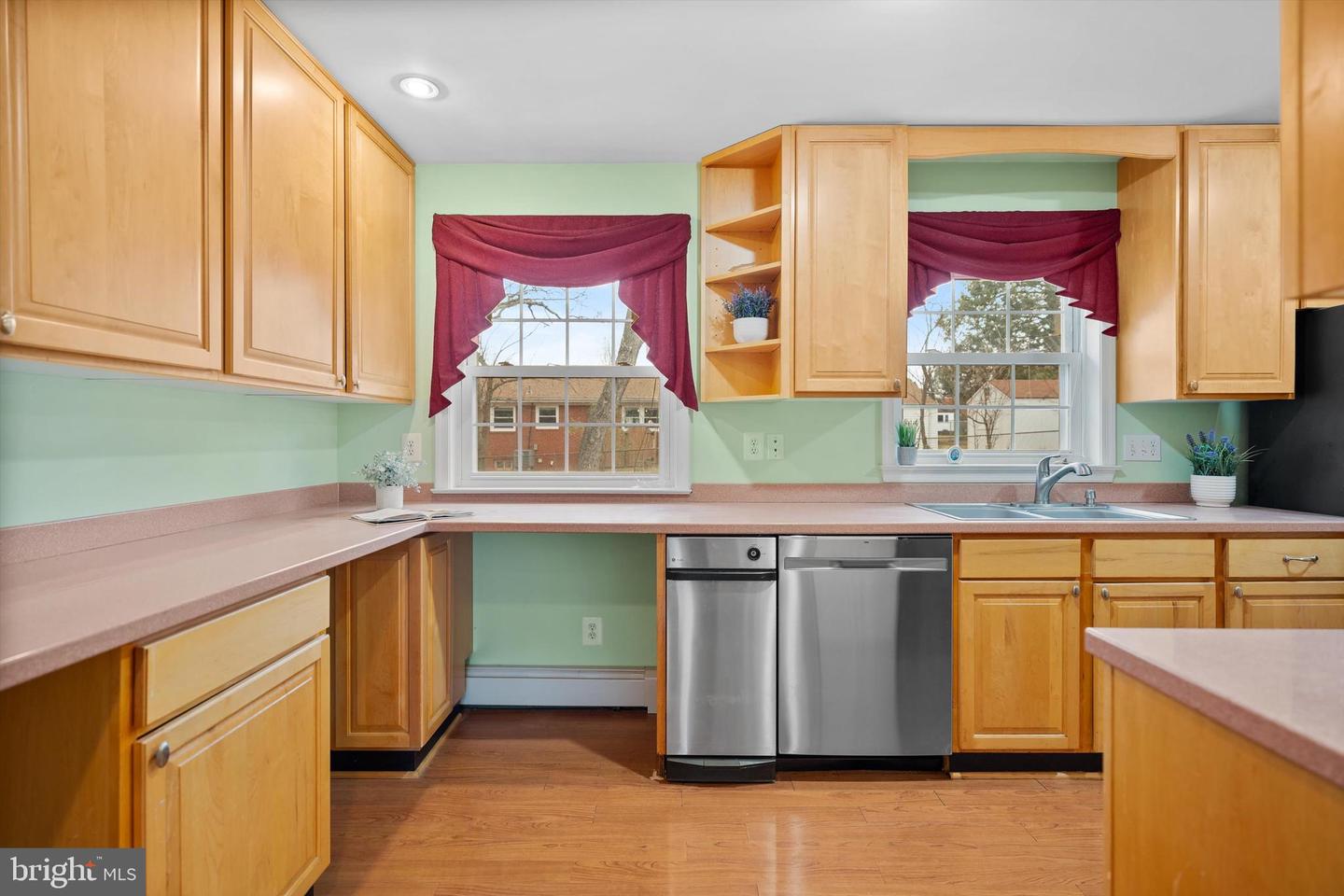 8411 IMPALLA DR, MANASSAS, Virginia 20110, 4 Bedrooms Bedrooms, ,3 BathroomsBathrooms,Residential,For sale,8411 IMPALLA DR,VAPW2109156 MLS # VAPW2109156