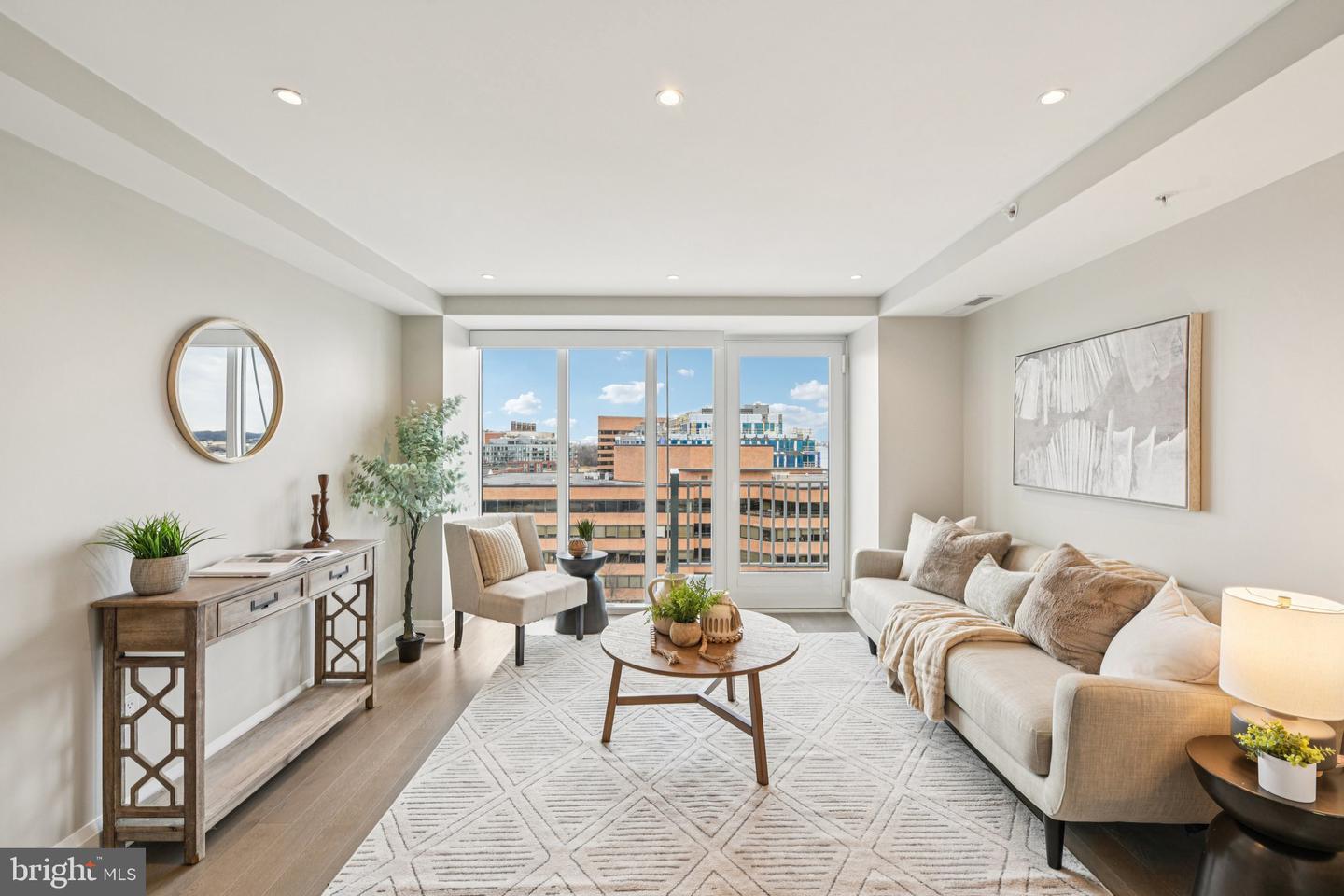925 N FAIRFAX ST #908, ALEXANDRIA, Virginia 22314, 1 Bedroom Bedrooms, ,1 BathroomBathrooms,Residential,For sale,925 N FAIRFAX ST #908,VAAX2052432 MLS # VAAX2052432