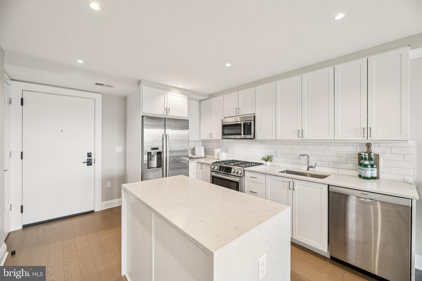 925 N FAIRFAX ST #908, ALEXANDRIA, Virginia 22314, 1 Bedroom Bedrooms, ,1 BathroomBathrooms,Residential,For sale,925 N FAIRFAX ST #908,VAAX2052432 MLS # VAAX2052432