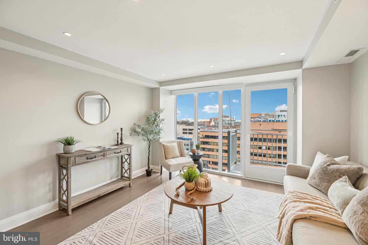 925 N FAIRFAX ST #908, ALEXANDRIA, Virginia 22314, 1 Bedroom Bedrooms, ,1 BathroomBathrooms,Residential,For sale,925 N FAIRFAX ST #908,VAAX2052432 MLS # VAAX2052432