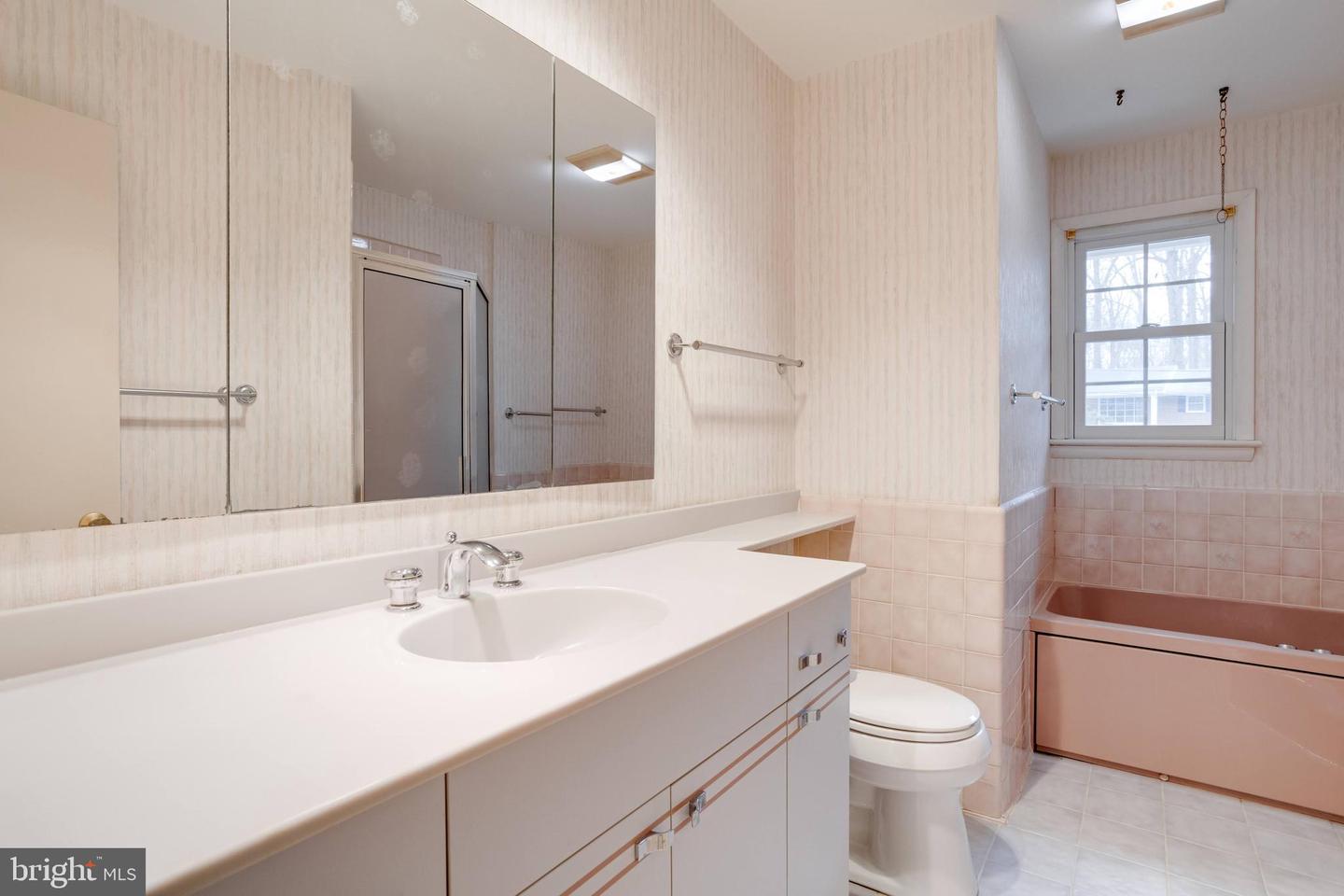 9018 HAMILTON DR, FAIRFAX, Virginia 22031, 4 Bedrooms Bedrooms, ,3 BathroomsBathrooms,Residential,For sale,9018 HAMILTON DR,VAFX2282718 MLS # VAFX2282718