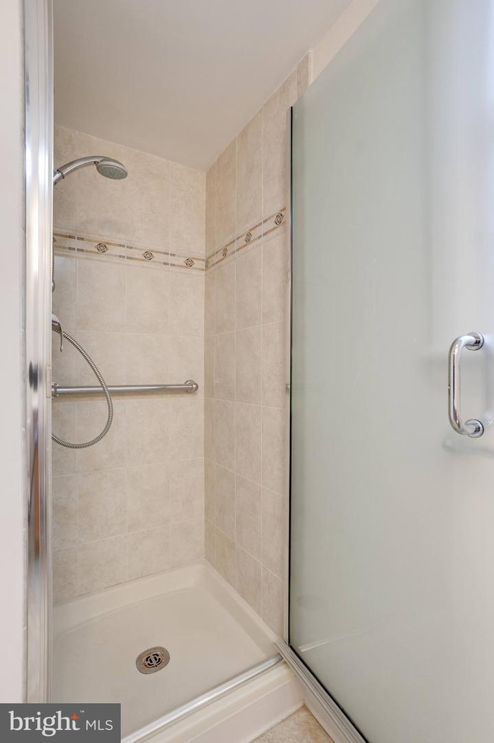 9018 HAMILTON DR, FAIRFAX, Virginia 22031, 4 Bedrooms Bedrooms, ,3 BathroomsBathrooms,Residential,For sale,9018 HAMILTON DR,VAFX2282718 MLS # VAFX2282718