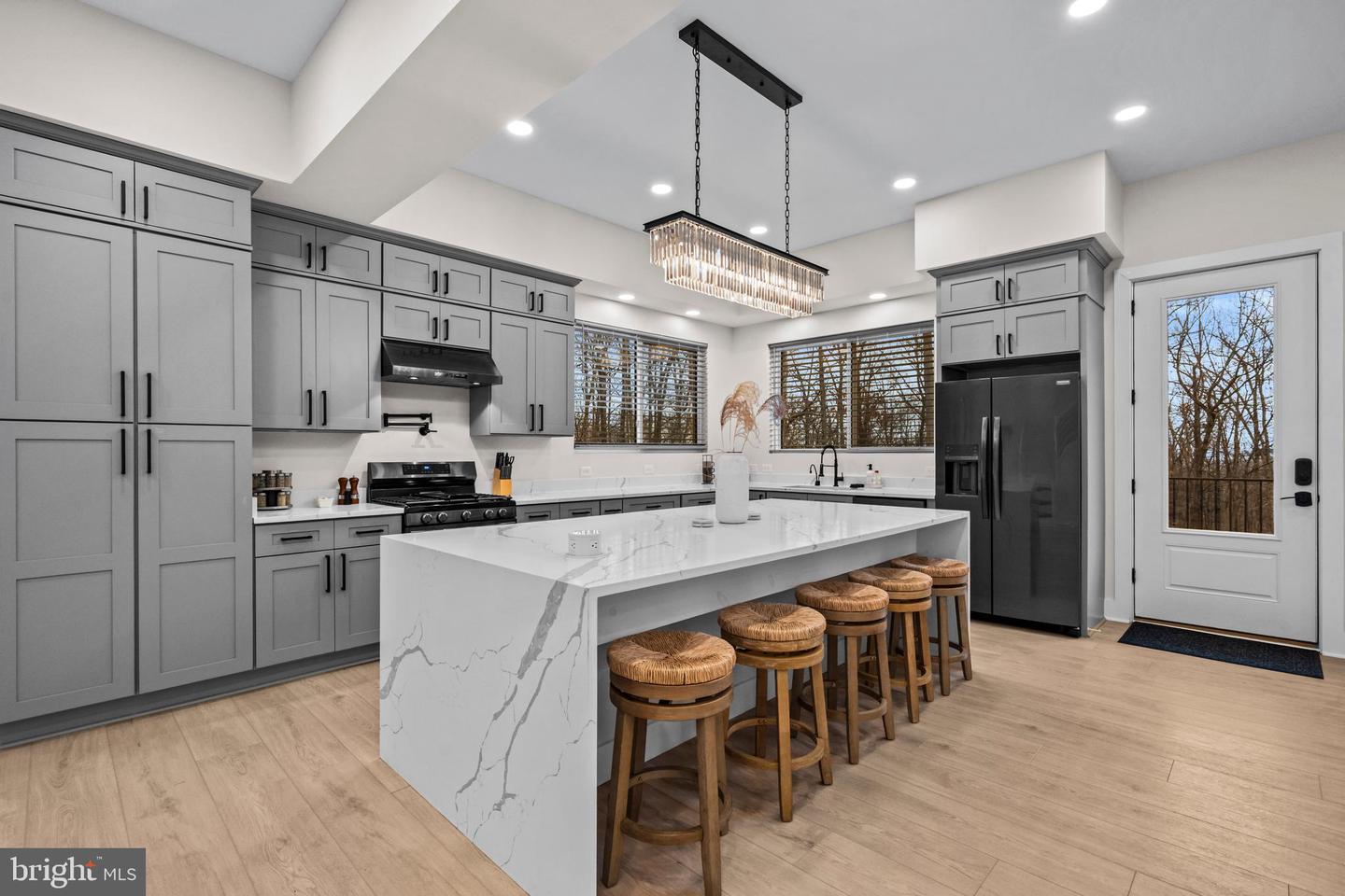 13543 HANGING ROCK LN, LOVETTSVILLE, Virginia 20180, 4 Bedrooms Bedrooms, ,4 BathroomsBathrooms,Residential,For sale,13543 HANGING ROCK LN,VALO2112532 MLS # VALO2112532