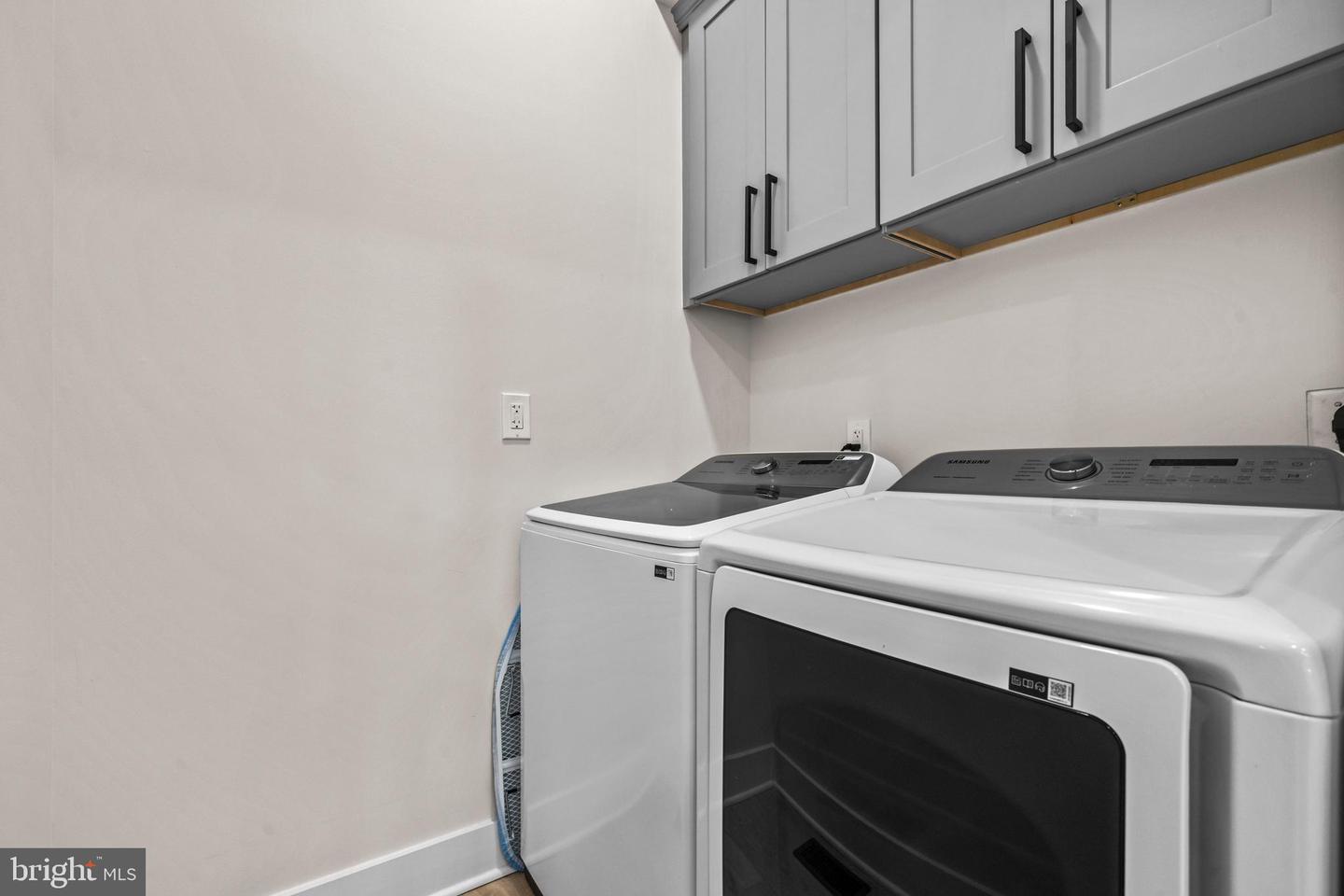 13543 HANGING ROCK LN, LOVETTSVILLE, Virginia 20180, 4 Bedrooms Bedrooms, ,4 BathroomsBathrooms,Residential,For sale,13543 HANGING ROCK LN,VALO2112532 MLS # VALO2112532