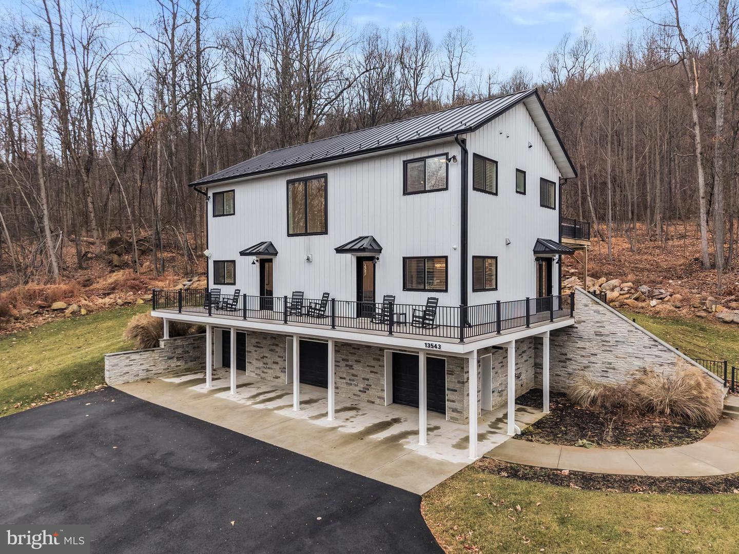 13543 HANGING ROCK LN, LOVETTSVILLE, Virginia 20180, 4 Bedrooms Bedrooms, ,4 BathroomsBathrooms,Residential,For sale,13543 HANGING ROCK LN,VALO2112532 MLS # VALO2112532