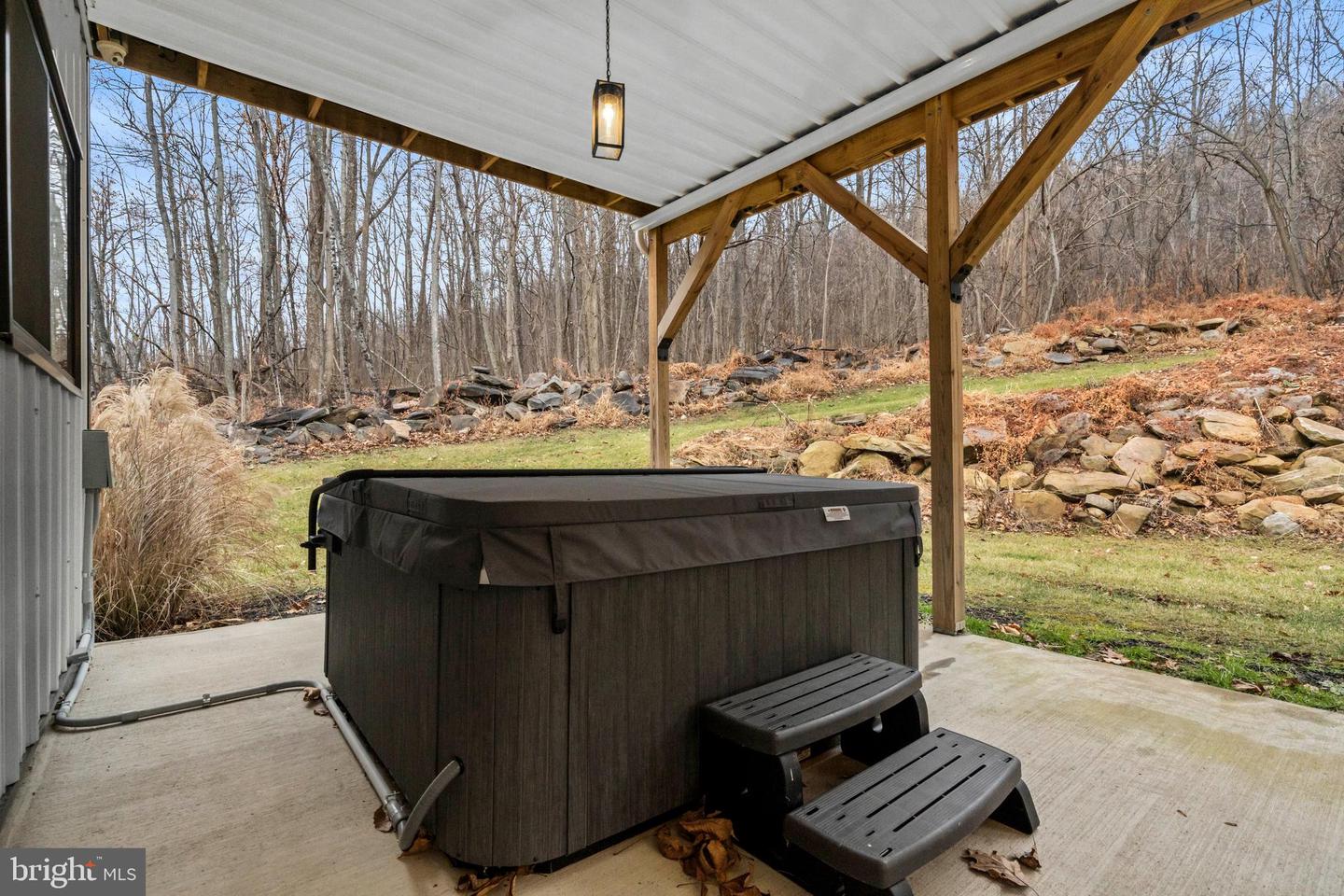 13543 HANGING ROCK LN, LOVETTSVILLE, Virginia 20180, 4 Bedrooms Bedrooms, ,4 BathroomsBathrooms,Residential,For sale,13543 HANGING ROCK LN,VALO2112532 MLS # VALO2112532