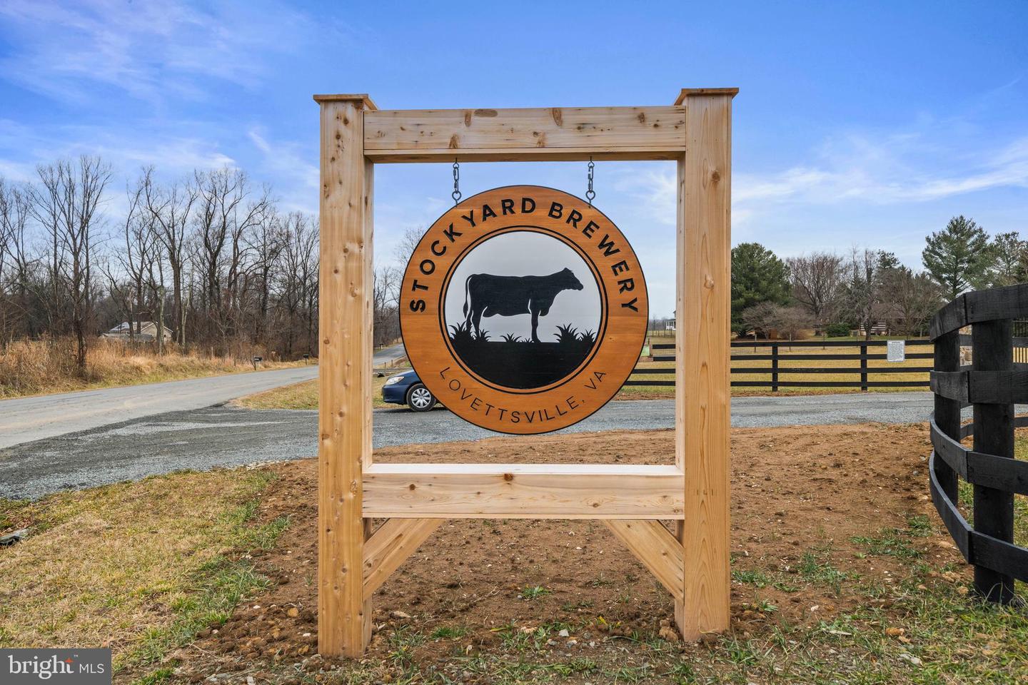 13543 HANGING ROCK LN, LOVETTSVILLE, Virginia 20180, 4 Bedrooms Bedrooms, ,4 BathroomsBathrooms,Residential,For sale,13543 HANGING ROCK LN,VALO2112532 MLS # VALO2112532