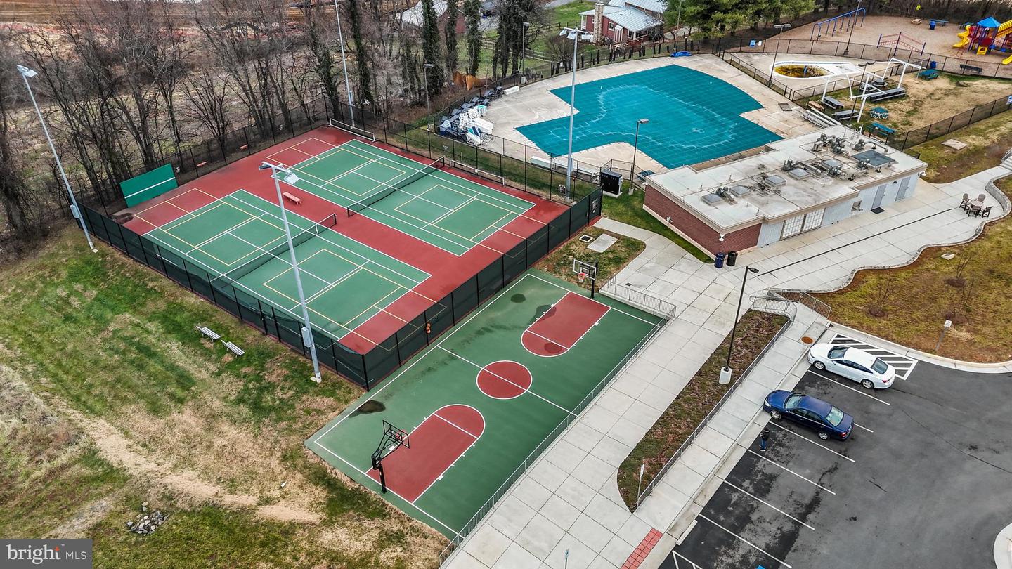 13543 HANGING ROCK LN, LOVETTSVILLE, Virginia 20180, 4 Bedrooms Bedrooms, ,4 BathroomsBathrooms,Residential,For sale,13543 HANGING ROCK LN,VALO2112532 MLS # VALO2112532