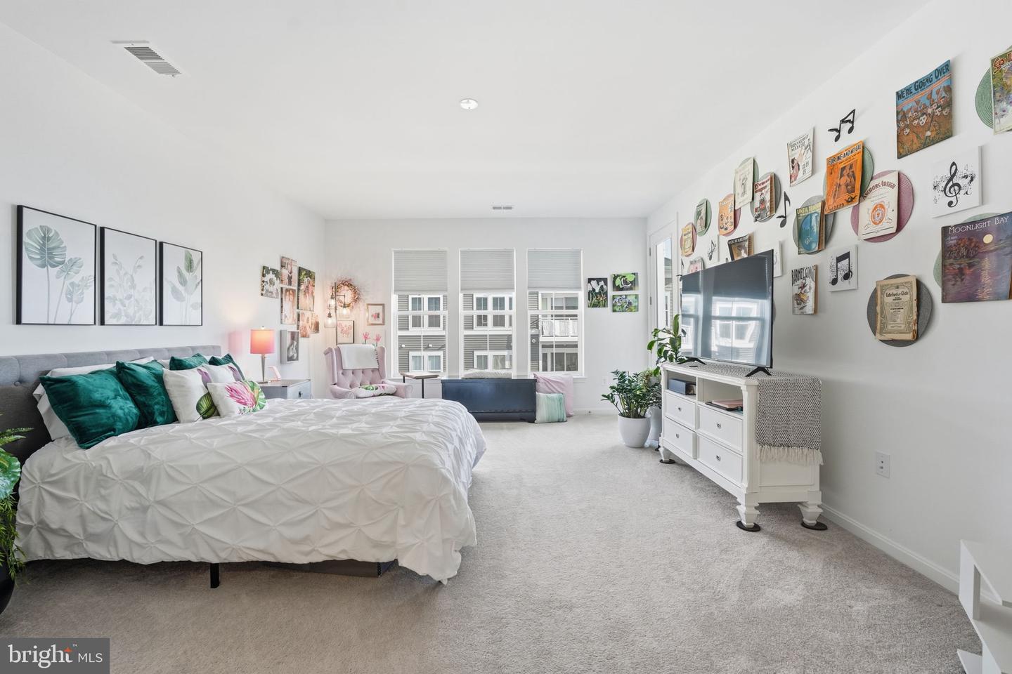 3720 HAVERTILL LN #407, WOODBRIDGE, Virginia 22193, 2 Bedrooms Bedrooms, ,2 BathroomsBathrooms,Residential,For sale,3720 HAVERTILL LN #407,VAPW2109312 MLS # VAPW2109312