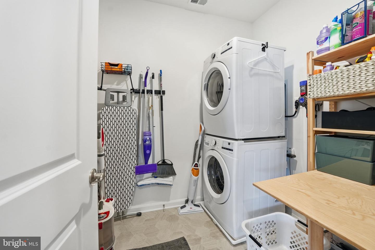 3720 HAVERTILL LN #407, WOODBRIDGE, Virginia 22193, 2 Bedrooms Bedrooms, ,2 BathroomsBathrooms,Residential,For sale,3720 HAVERTILL LN #407,VAPW2109312 MLS # VAPW2109312