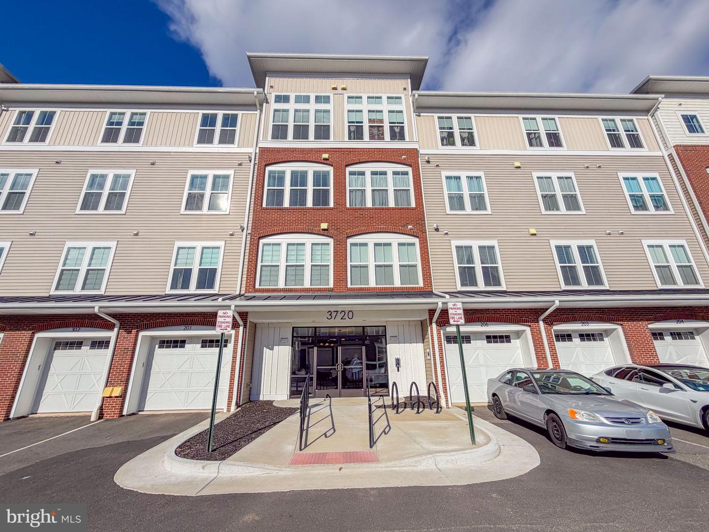 3720 HAVERTILL LN #407, WOODBRIDGE, Virginia 22193, 2 Bedrooms Bedrooms, ,2 BathroomsBathrooms,Residential,For sale,3720 HAVERTILL LN #407,VAPW2109312 MLS # VAPW2109312