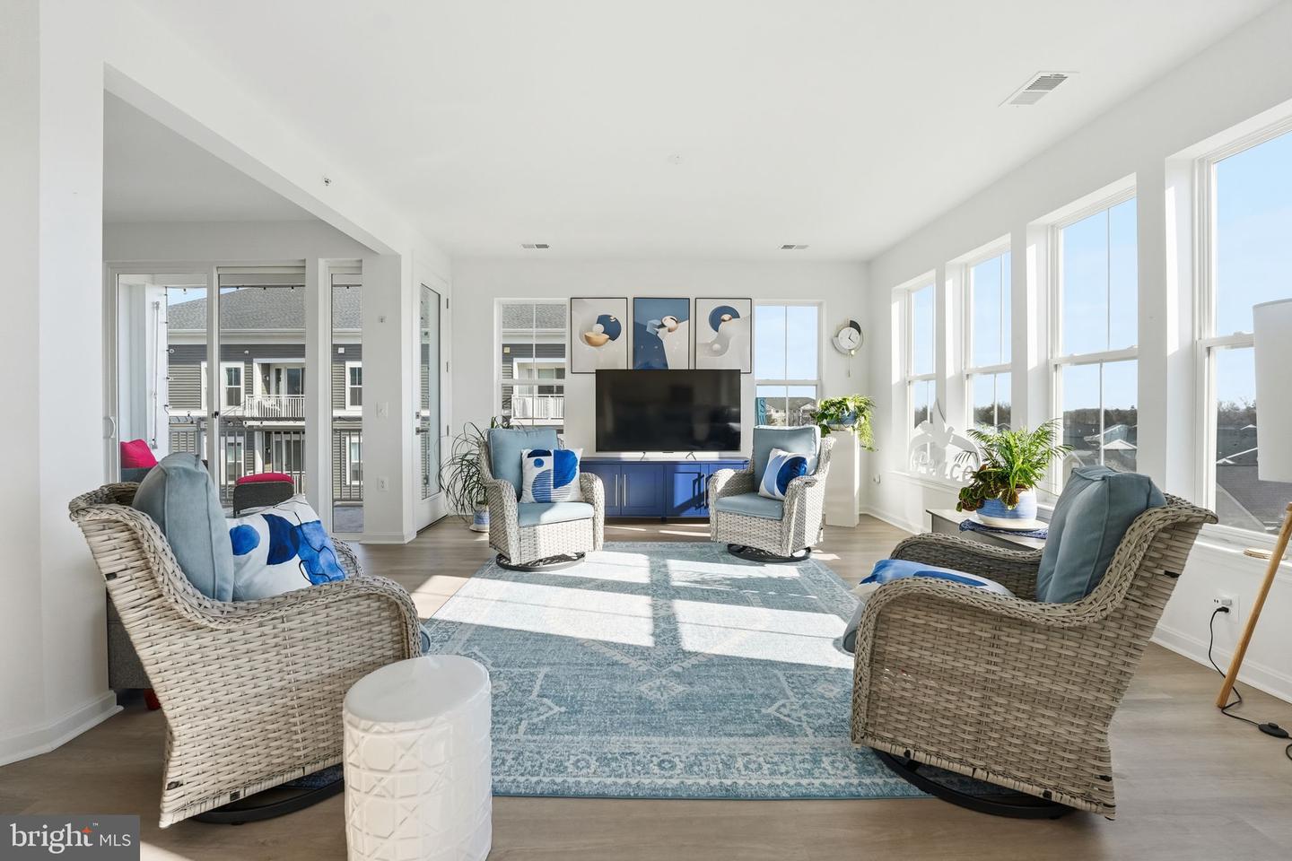 3720 HAVERTILL LN #407, WOODBRIDGE, Virginia 22193, 2 Bedrooms Bedrooms, ,2 BathroomsBathrooms,Residential,For sale,3720 HAVERTILL LN #407,VAPW2109312 MLS # VAPW2109312