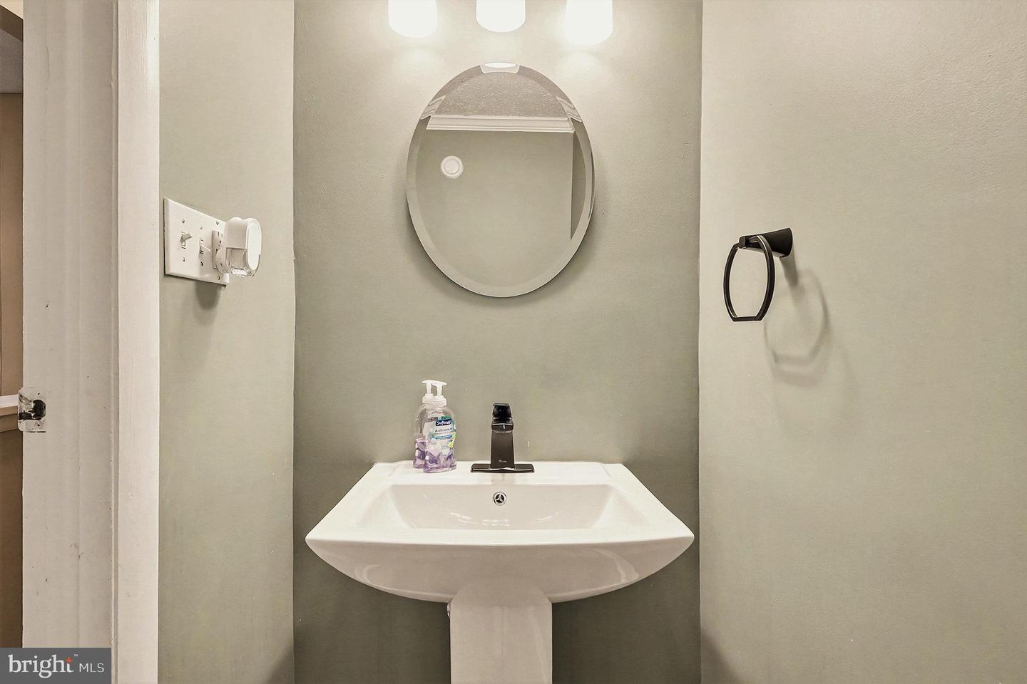 10161 E WILMINGTON ST, MANASSAS, Virginia 20109, 3 Bedrooms Bedrooms, 1 Room Rooms,2 BathroomsBathrooms,Residential,For sale,10161 E WILMINGTON ST,VAPW2109400 MLS # VAPW2109400