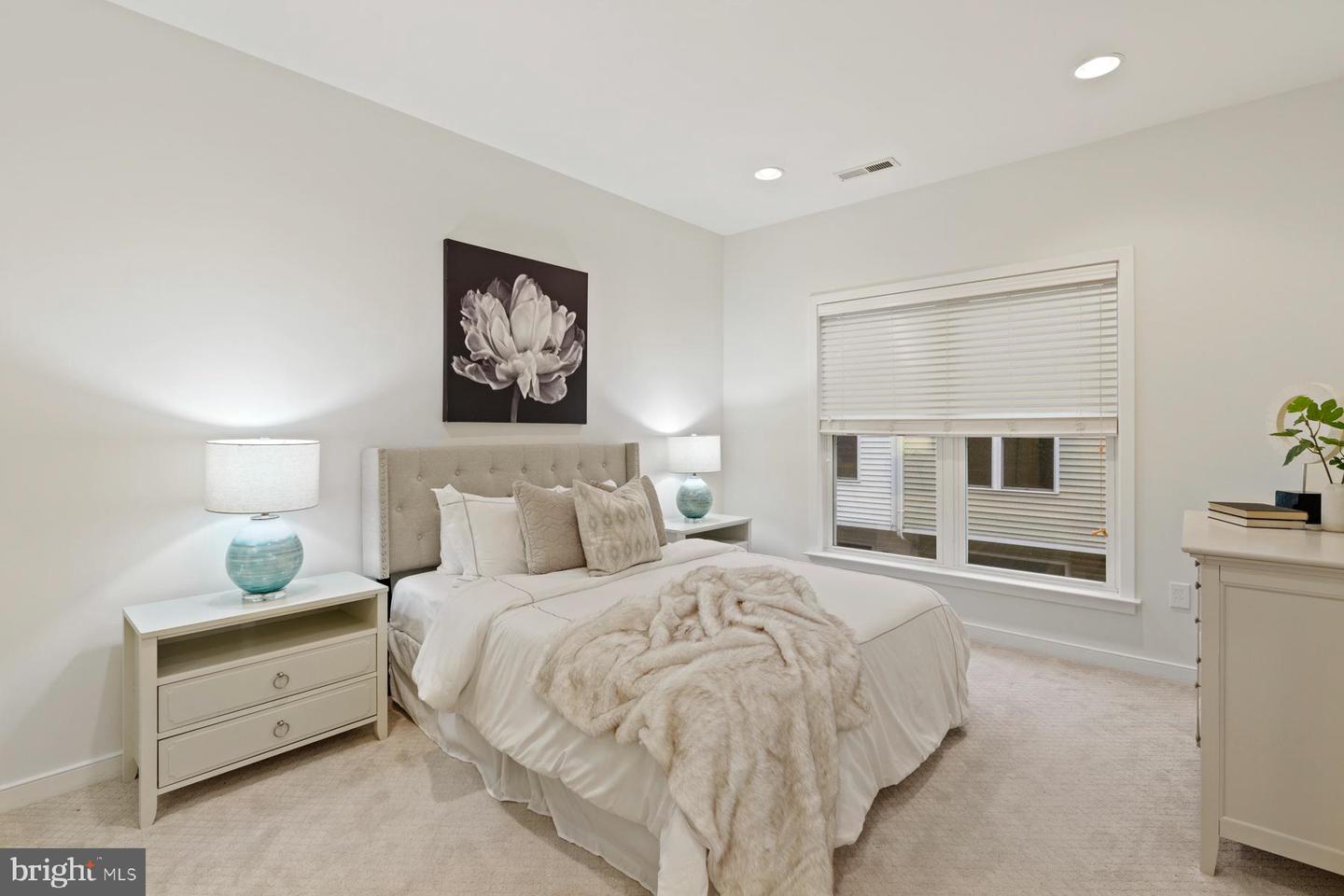 1022 3RD PL SE, WASHINGTON, District Of Columbia 20003, 4 Bedrooms Bedrooms, ,3 BathroomsBathrooms,Residential,For sale,1022 3RD PL SE,DCDC2235620 MLS # DCDC2235620