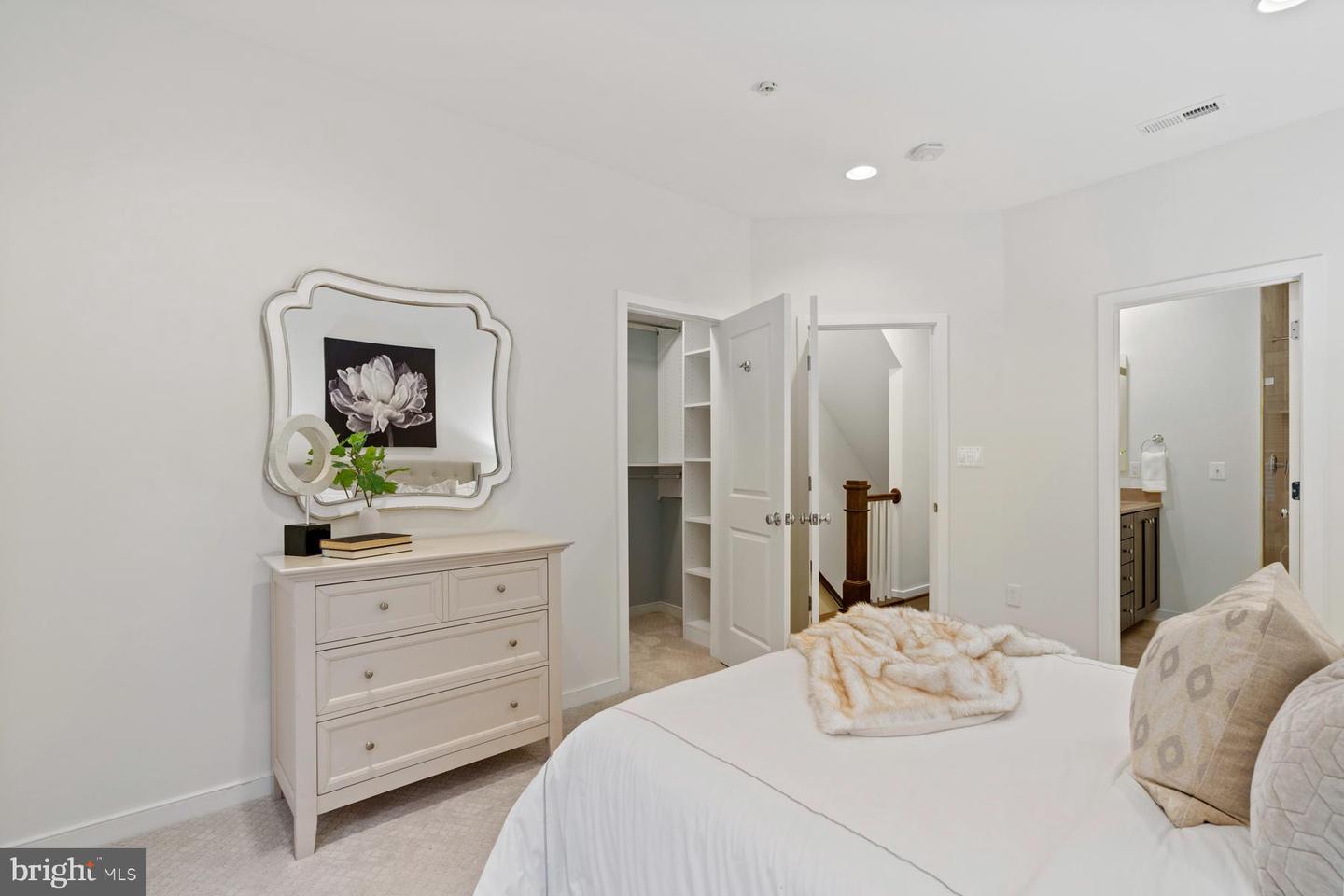 1022 3RD PL SE, WASHINGTON, District Of Columbia 20003, 4 Bedrooms Bedrooms, ,3 BathroomsBathrooms,Residential,For sale,1022 3RD PL SE,DCDC2235620 MLS # DCDC2235620