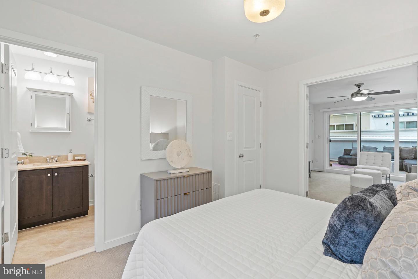 1022 3RD PL SE, WASHINGTON, District Of Columbia 20003, 4 Bedrooms Bedrooms, ,3 BathroomsBathrooms,Residential,For sale,1022 3RD PL SE,DCDC2235620 MLS # DCDC2235620