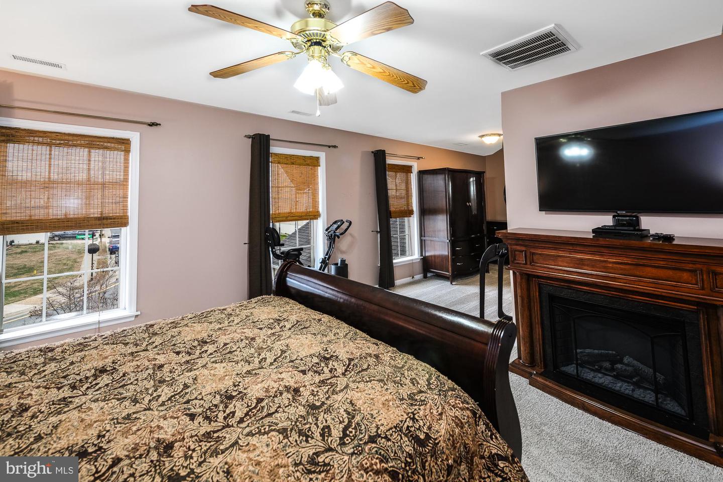 21 CARLSBAD DR, STAFFORD, Virginia 22554, 5 Bedrooms Bedrooms, ,3 BathroomsBathrooms,Residential,For sale,21 CARLSBAD DR,VAST2044822 MLS # VAST2044822