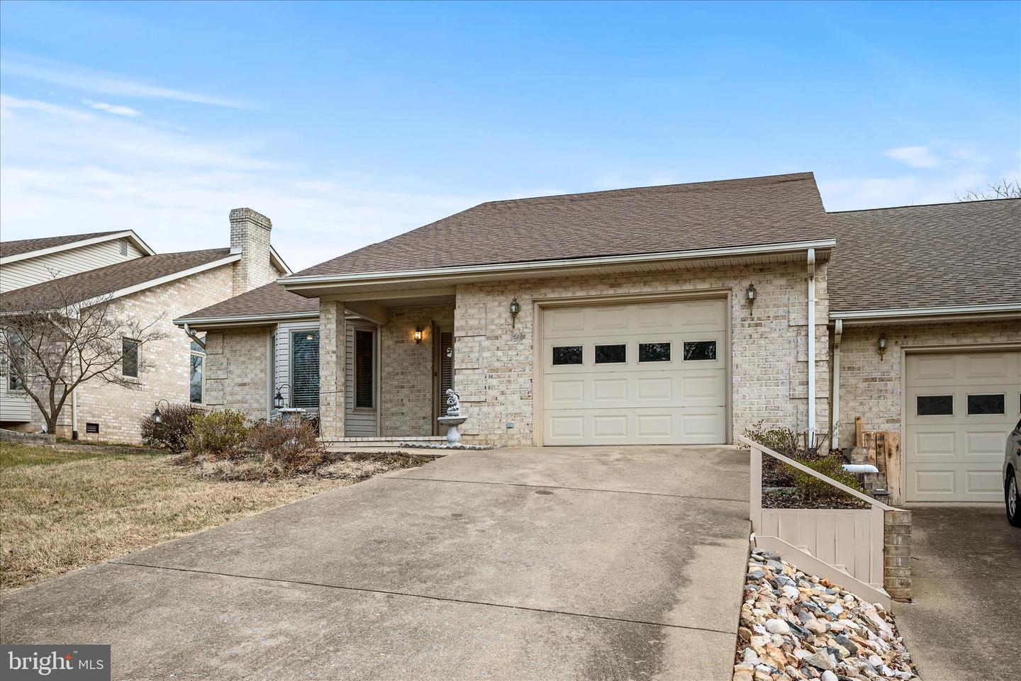 126 FAIRGROUND RD, WOODSTOCK, Virginia 22664, 3 Bedrooms Bedrooms, 9 Rooms Rooms,2 BathroomsBathrooms,Residential,For sale,126 FAIRGROUND RD,VASH2013236 MLS # VASH2013236