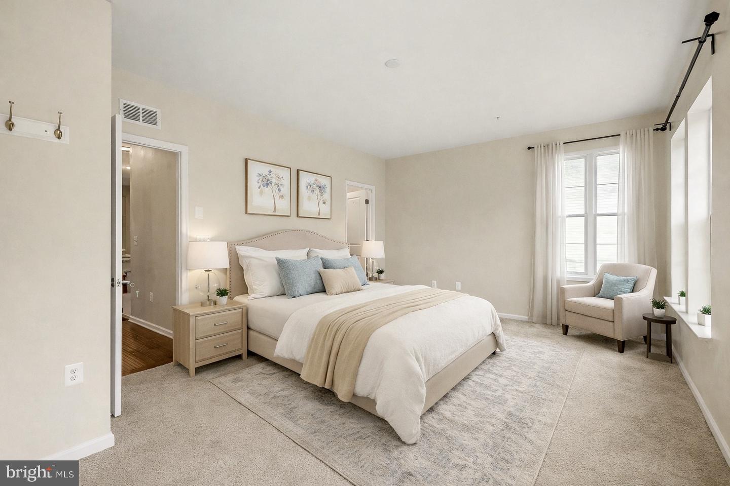 13933 HOLLOW WIND WAY #101, WOODBRIDGE, Virginia 22191, 3 Bedrooms Bedrooms, 6 Rooms Rooms,2 BathroomsBathrooms,Residential,For sale,13933 HOLLOW WIND WAY #101,VAPW2109458 MLS # VAPW2109458