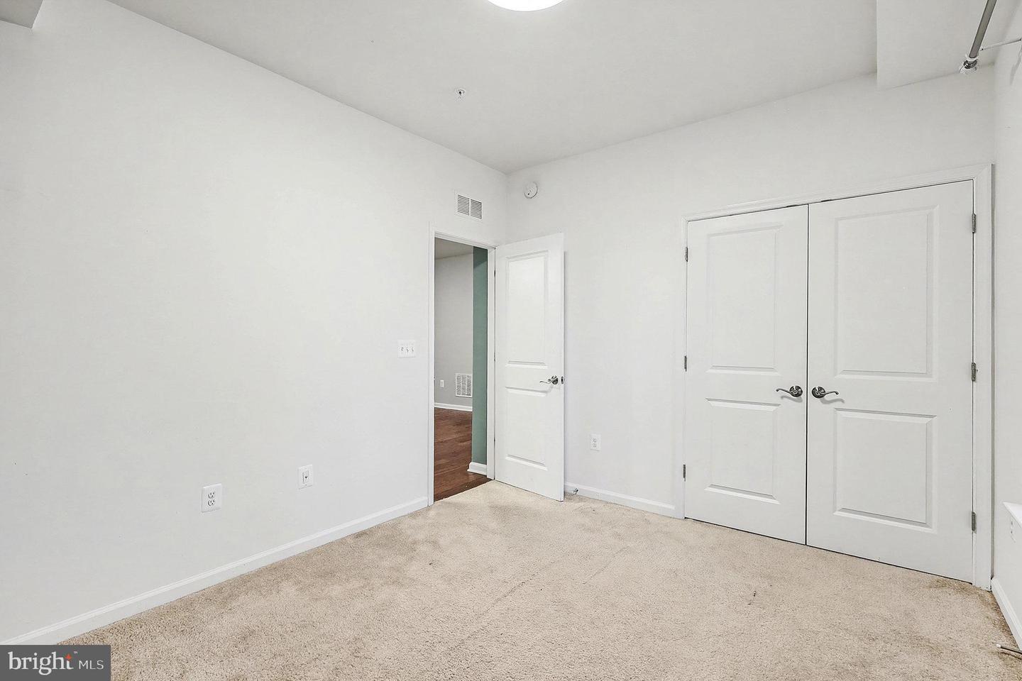 13933 HOLLOW WIND WAY #101, WOODBRIDGE, Virginia 22191, 3 Bedrooms Bedrooms, 6 Rooms Rooms,2 BathroomsBathrooms,Residential,For sale,13933 HOLLOW WIND WAY #101,VAPW2109458 MLS # VAPW2109458