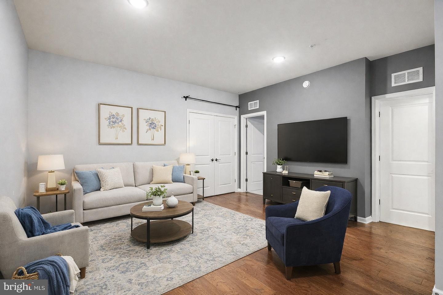 13933 HOLLOW WIND WAY #101, WOODBRIDGE, Virginia 22191, 3 Bedrooms Bedrooms, 6 Rooms Rooms,2 BathroomsBathrooms,Residential,For sale,13933 HOLLOW WIND WAY #101,VAPW2109458 MLS # VAPW2109458