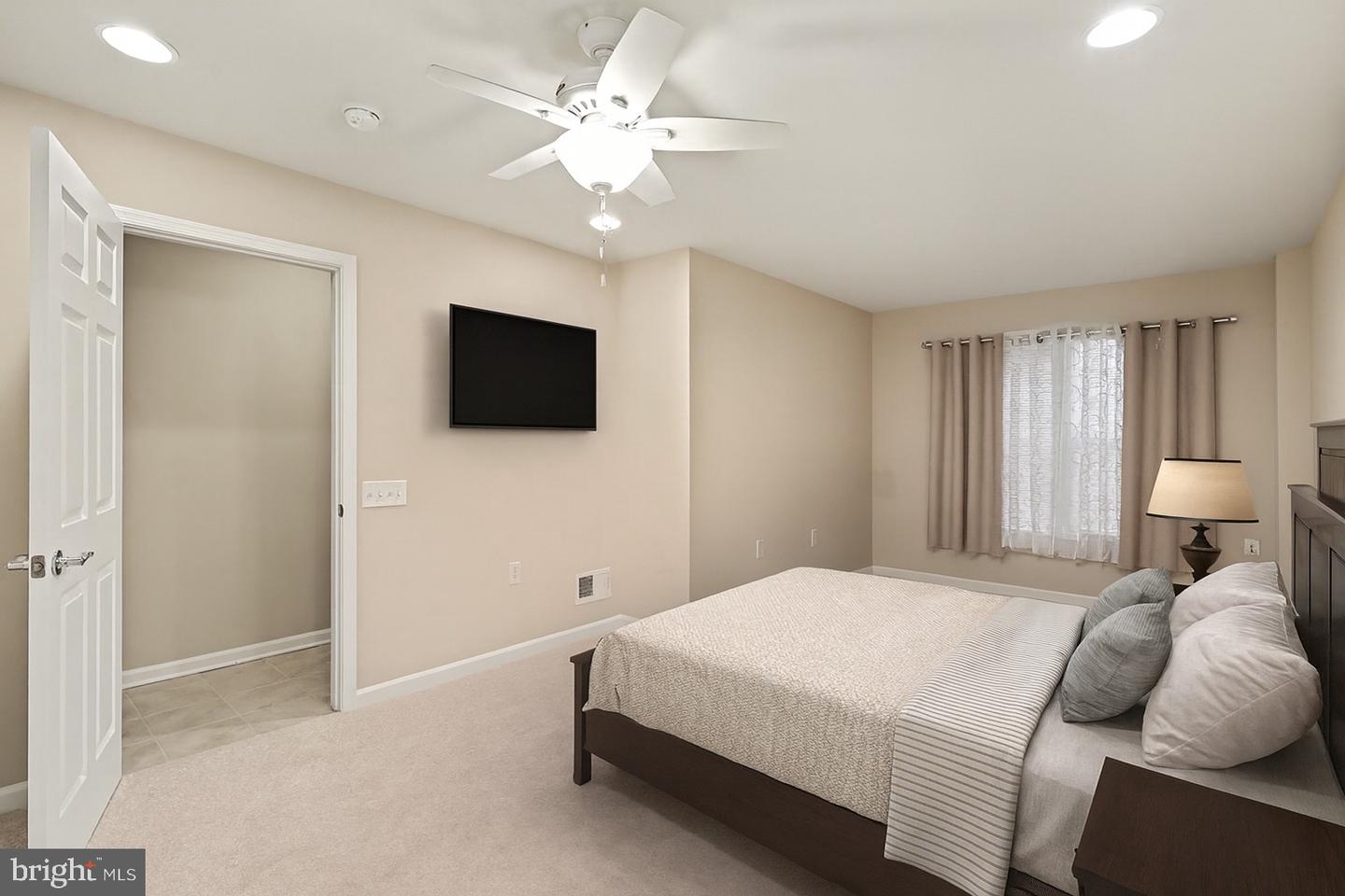 17083 GIBSON MILL RD, DUMFRIES, Virginia 22026, 3 Bedrooms Bedrooms, ,3 BathroomsBathrooms,Residential,For sale,17083 GIBSON MILL RD,VAPW2109472 MLS # VAPW2109472