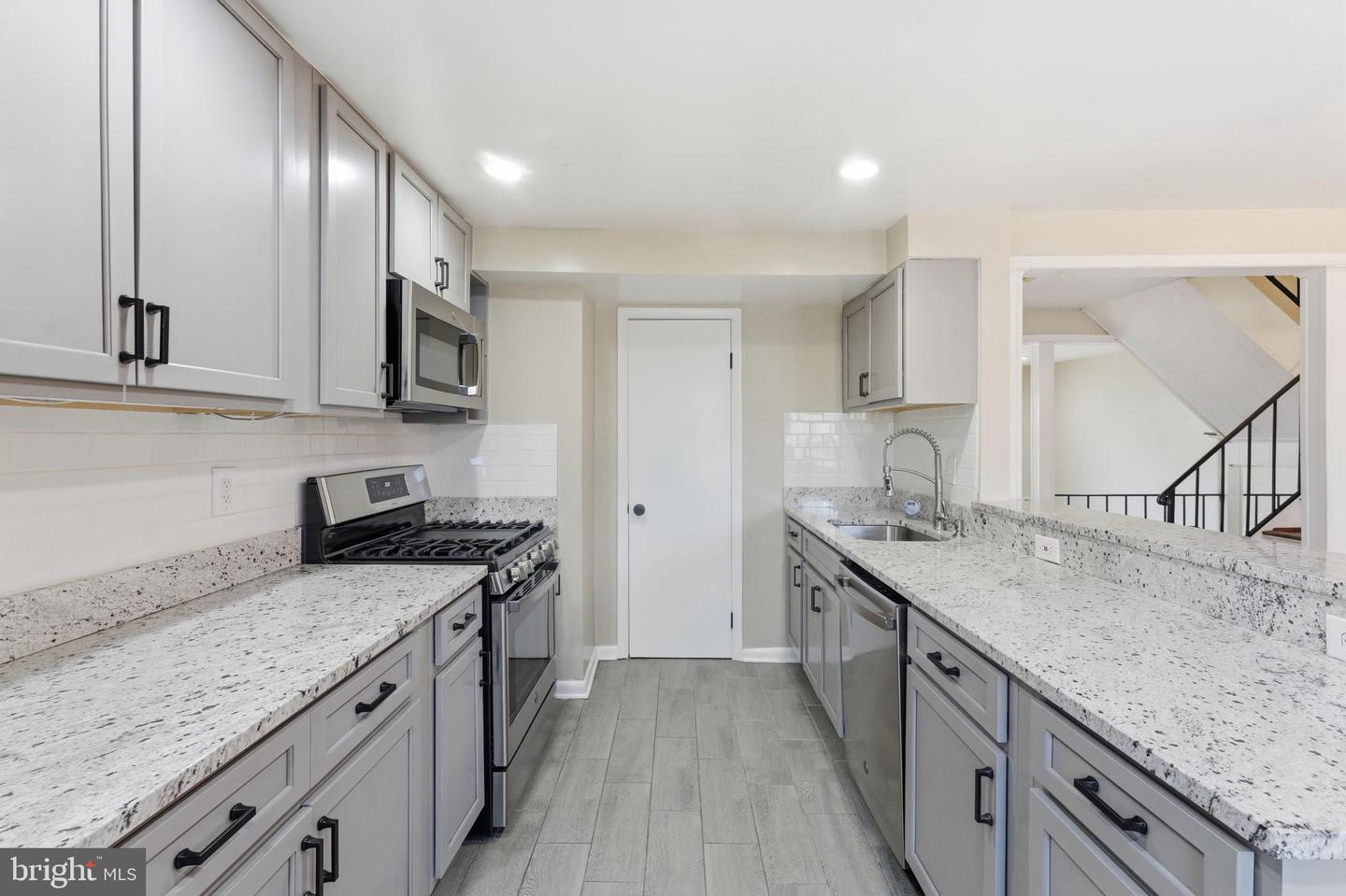 7960 CENTRAL PARK CIR, ALEXANDRIA, Virginia 22309, 4 Bedrooms Bedrooms, ,3 BathroomsBathrooms,Residential,For sale,7960 CENTRAL PARK CIR,VAFX2283182 MLS # VAFX2283182