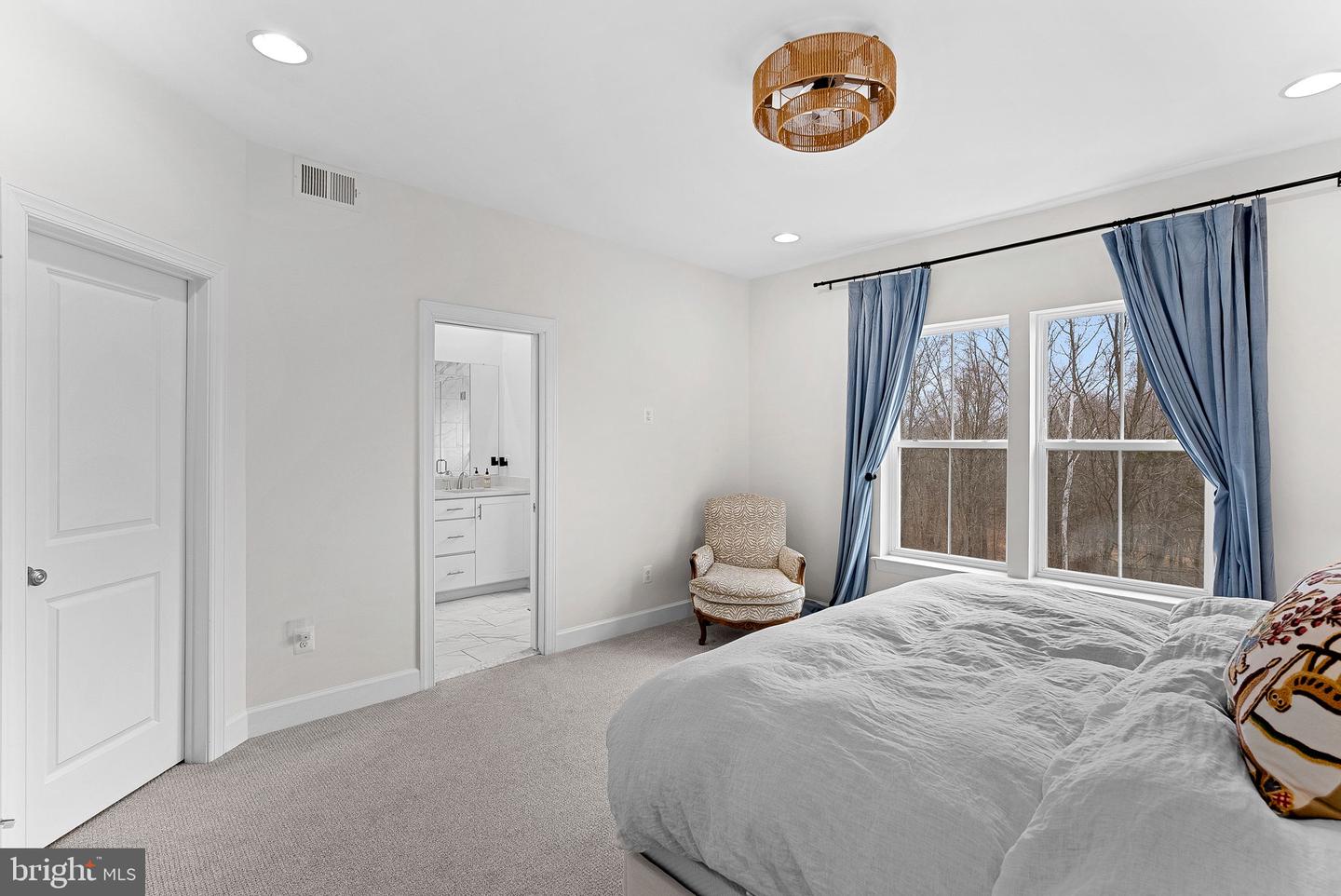 5237 RIDGEVIEW RETREAT DR, CHANTILLY, Virginia 20151, 4 Bedrooms Bedrooms, ,3 BathroomsBathrooms,Residential,For sale,5237 RIDGEVIEW RETREAT DR,VAFX2283212 MLS # VAFX2283212