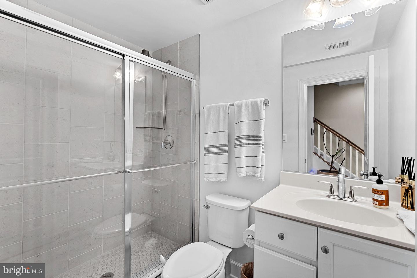 5237 RIDGEVIEW RETREAT DR, CHANTILLY, Virginia 20151, 4 Bedrooms Bedrooms, ,3 BathroomsBathrooms,Residential,For sale,5237 RIDGEVIEW RETREAT DR,VAFX2283212 MLS # VAFX2283212