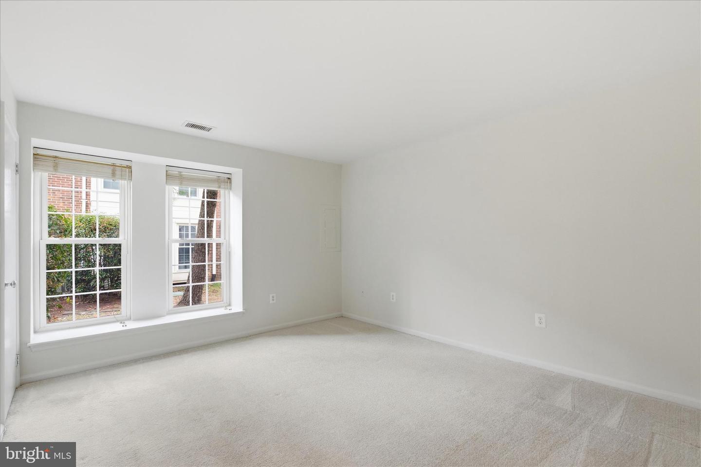 2586-E S ARLINGTON MILL DR #E, ARLINGTON, Virginia 22206, 1 Bedroom Bedrooms, ,1 BathroomBathrooms,Residential,For sale,2586-E S ARLINGTON MILL DR #E,VAAR2067120 MLS # VAAR2067120