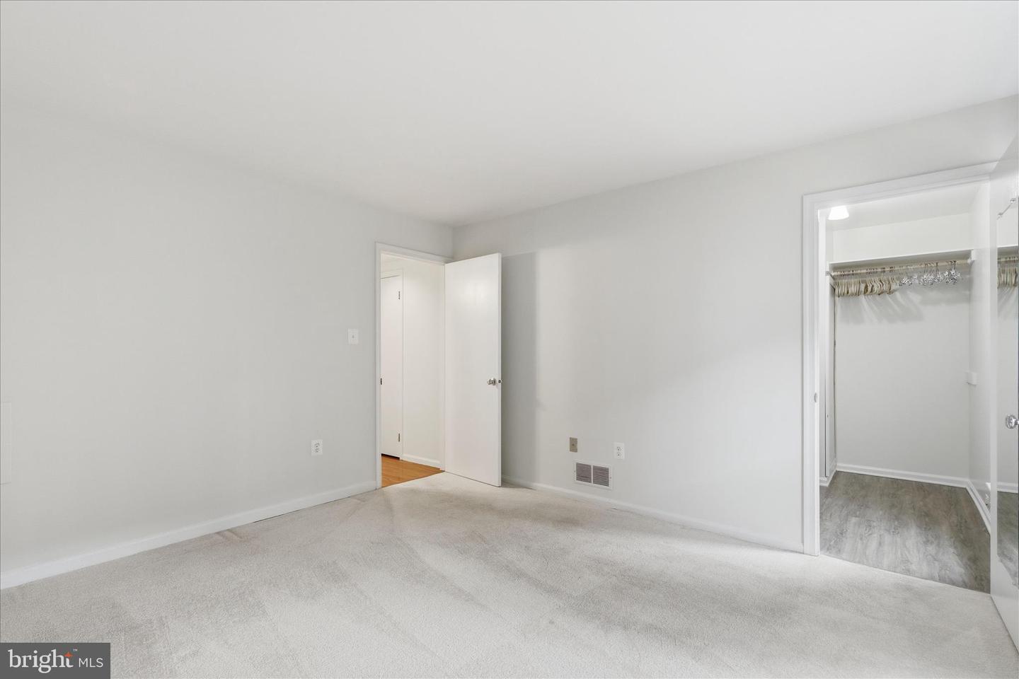 2586-E S ARLINGTON MILL DR #E, ARLINGTON, Virginia 22206, 1 Bedroom Bedrooms, ,1 BathroomBathrooms,Residential,For sale,2586-E S ARLINGTON MILL DR #E,VAAR2067120 MLS # VAAR2067120