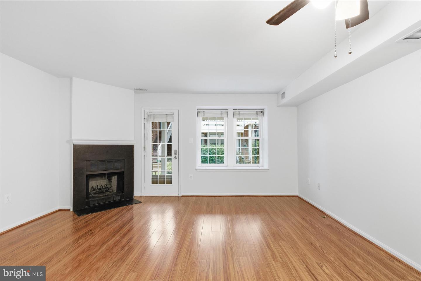 2586-E S ARLINGTON MILL DR #E, ARLINGTON, Virginia 22206, 1 Bedroom Bedrooms, ,1 BathroomBathrooms,Residential,For sale,2586-E S ARLINGTON MILL DR #E,VAAR2067120 MLS # VAAR2067120