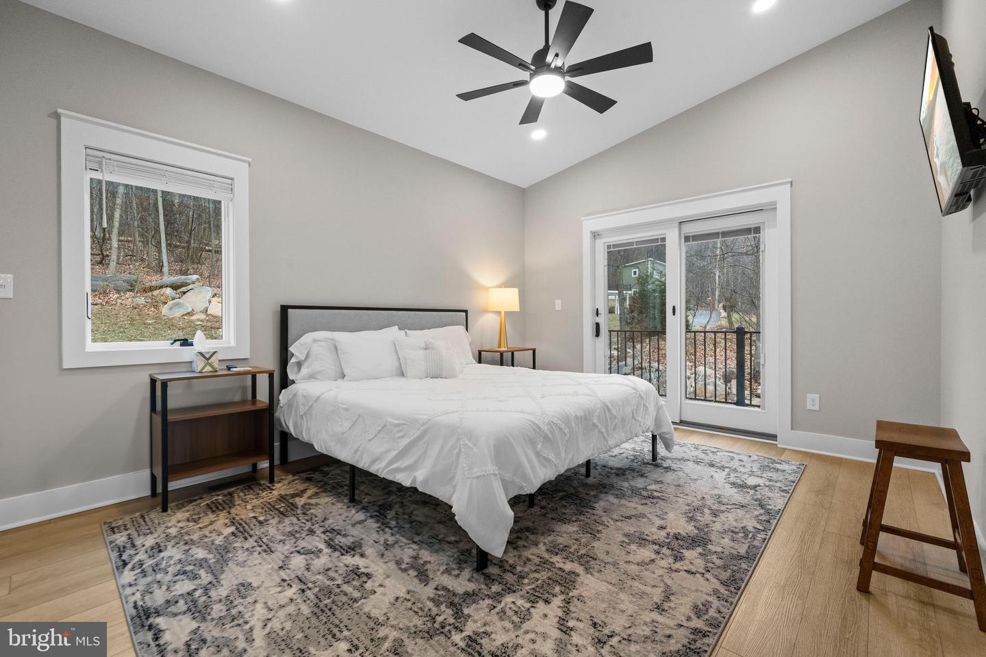 13549 HANGING ROCK LN, LOVETTSVILLE, Virginia 20180, 4 Bedrooms Bedrooms, ,4 BathroomsBathrooms,Residential,For sale,13549 HANGING ROCK LN,VALO2112946 MLS # VALO2112946