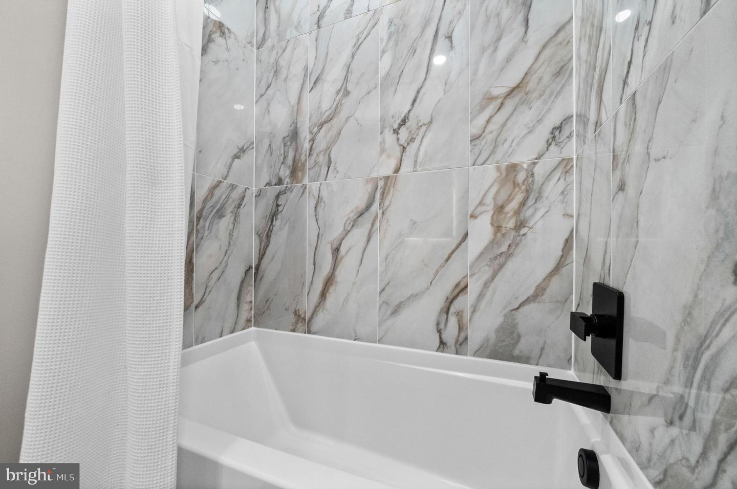 13549 HANGING ROCK LN, LOVETTSVILLE, Virginia 20180, 4 Bedrooms Bedrooms, ,4 BathroomsBathrooms,Residential,For sale,13549 HANGING ROCK LN,VALO2112946 MLS # VALO2112946