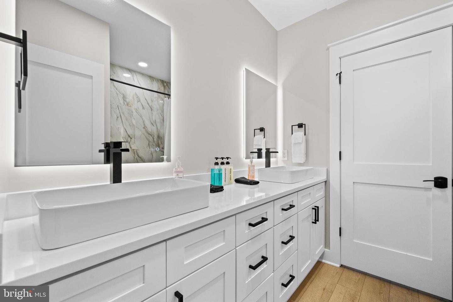 13549 HANGING ROCK LN, LOVETTSVILLE, Virginia 20180, 4 Bedrooms Bedrooms, ,4 BathroomsBathrooms,Residential,For sale,13549 HANGING ROCK LN,VALO2112946 MLS # VALO2112946