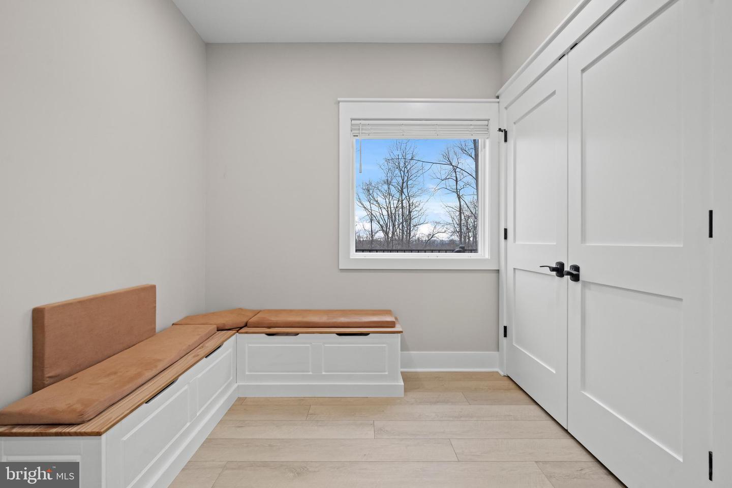 13549 HANGING ROCK LN, LOVETTSVILLE, Virginia 20180, 4 Bedrooms Bedrooms, ,4 BathroomsBathrooms,Residential,For sale,13549 HANGING ROCK LN,VALO2112946 MLS # VALO2112946