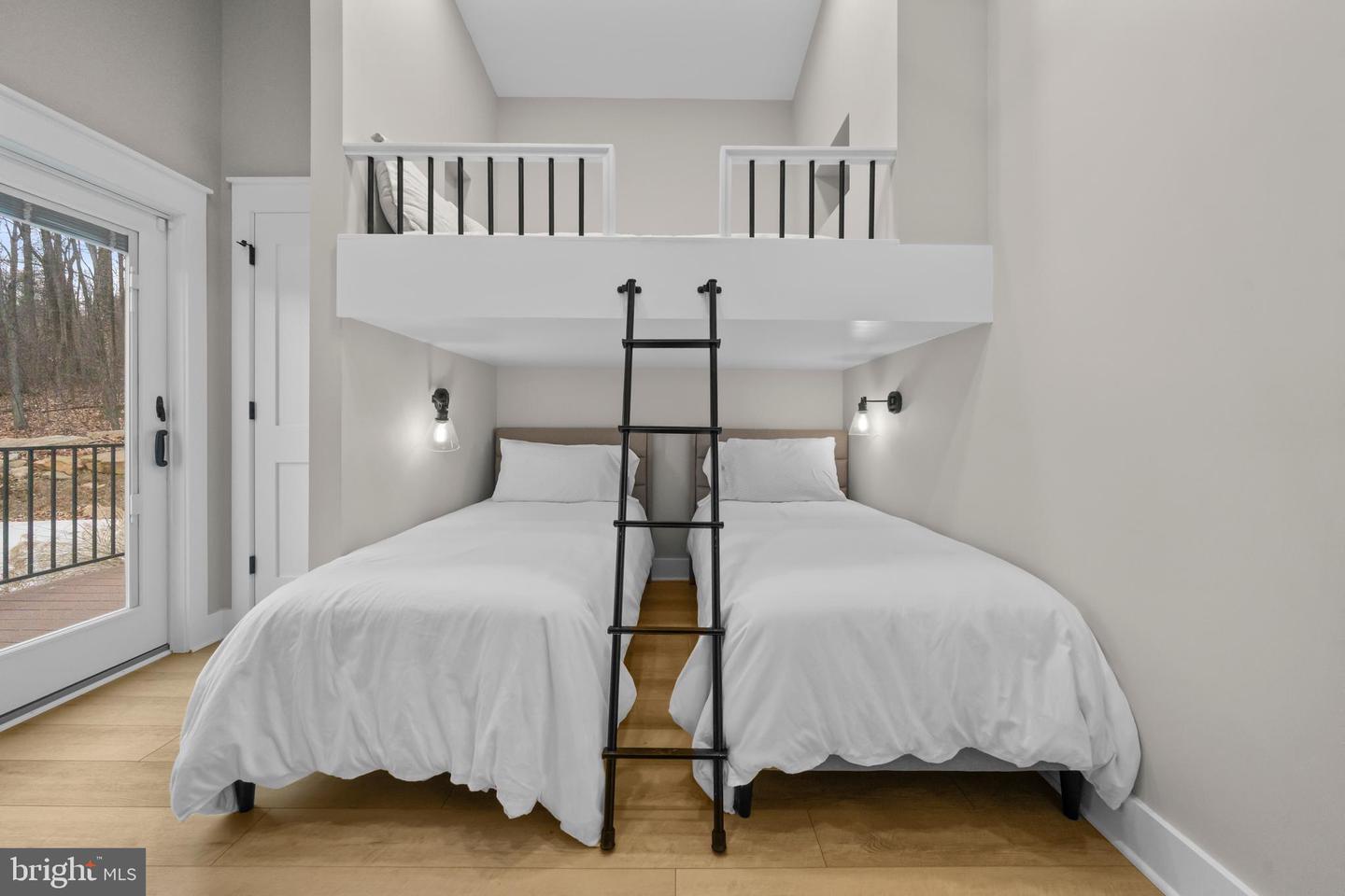 13549 HANGING ROCK LN, LOVETTSVILLE, Virginia 20180, 4 Bedrooms Bedrooms, ,4 BathroomsBathrooms,Residential,For sale,13549 HANGING ROCK LN,VALO2112946 MLS # VALO2112946