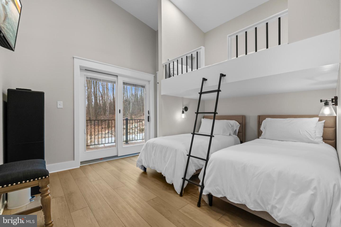 13549 HANGING ROCK LN, LOVETTSVILLE, Virginia 20180, 4 Bedrooms Bedrooms, ,4 BathroomsBathrooms,Residential,For sale,13549 HANGING ROCK LN,VALO2112946 MLS # VALO2112946